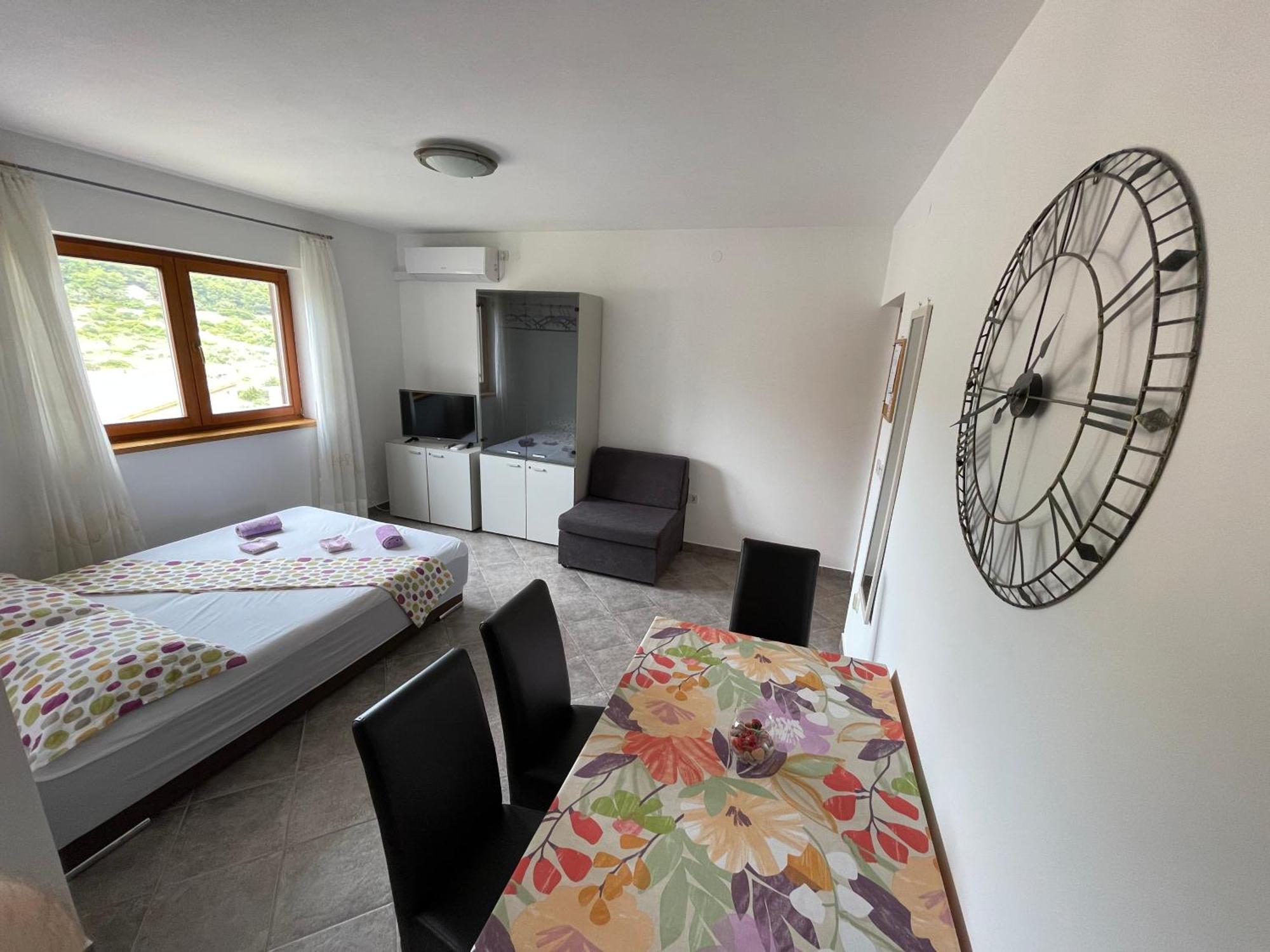 Apartments Kordic Vis Exterior photo