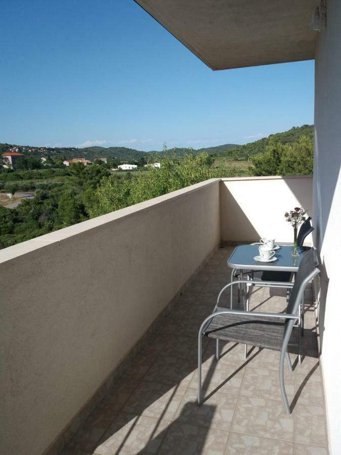 Apartments Kordic Vis Exterior photo